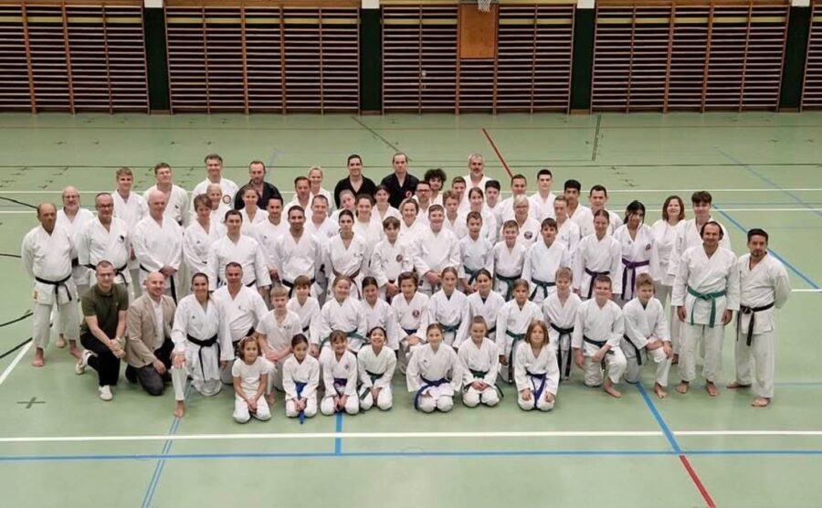 Kumiteseminar mit Alisa Buchinger - Gruppenbild Kumiteseminar mit Alisa Buchinger - Gruppenbild